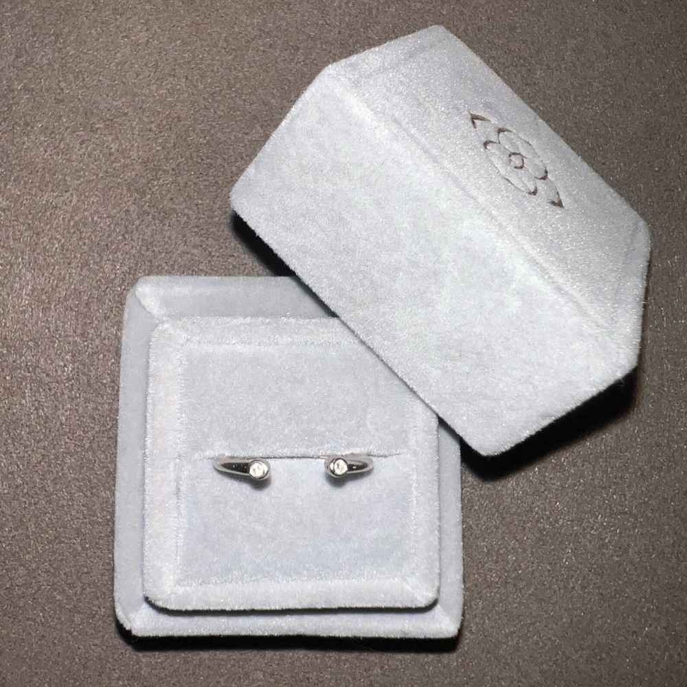 14k white gold and diamond ring size 7